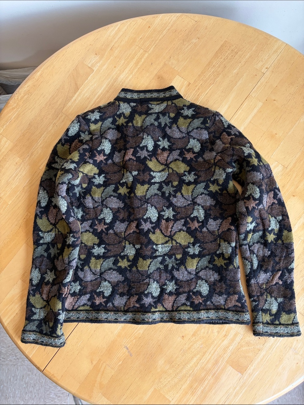 Cherry Lewis Intarsia pinwheel stars  Knit Button-Front Jacket - Olive Multi S - Picture 5 of 9